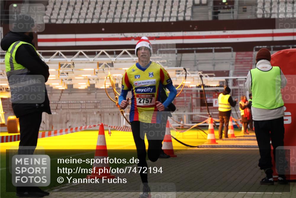 08.12.2024 - St. Pauli X-Mass-Run No. 14 Yannick Fuchs http://msf.ph/oto/7472194 08.12.2024 09:51:32 Ziel 2757, 3309 meine-sportfotos.de