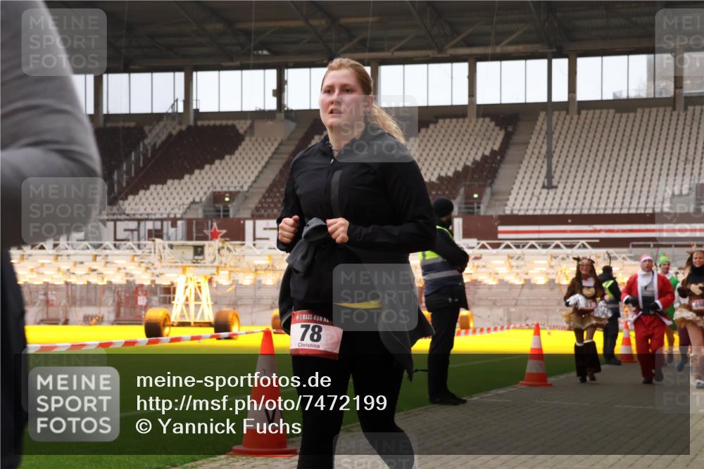 08.12.2024 - St. Pauli X-Mass-Run No. 14 Yannick Fuchs http://msf.ph/oto/7472199 08.12.2024 10:06:36 Ziel 78, 529, 621, 698, 795, 885, 890, 1424, 1786, 2003, 2751, 2755, 3257, 3259 meine-sportfotos.de