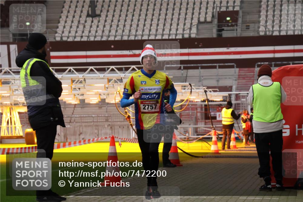 08.12.2024 - St. Pauli X-Mass-Run No. 14 Yannick Fuchs http://msf.ph/oto/7472200 08.12.2024 09:51:32 Ziel 2757, 3309 meine-sportfotos.de