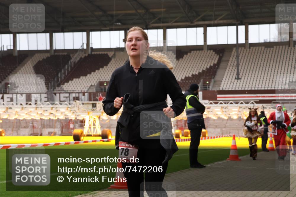 08.12.2024 - St. Pauli X-Mass-Run No. 14 Yannick Fuchs http://msf.ph/oto/7472206 08.12.2024 10:06:37 Ziel 78, 529, 621, 698, 795, 885, 890, 1424, 1786, 2003, 2751, 2755, 3257, 3259 meine-sportfotos.de