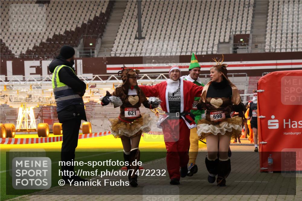 08.12.2024 - St. Pauli X-Mass-Run No. 14 Yannick Fuchs http://msf.ph/oto/7472232 08.12.2024 10:06:39 Ziel 78, 529, 621, 698, 795, 885, 890, 1424, 1786, 2003, 2751, 2755, 3257, 3259, 3337 meine-sportfotos.de