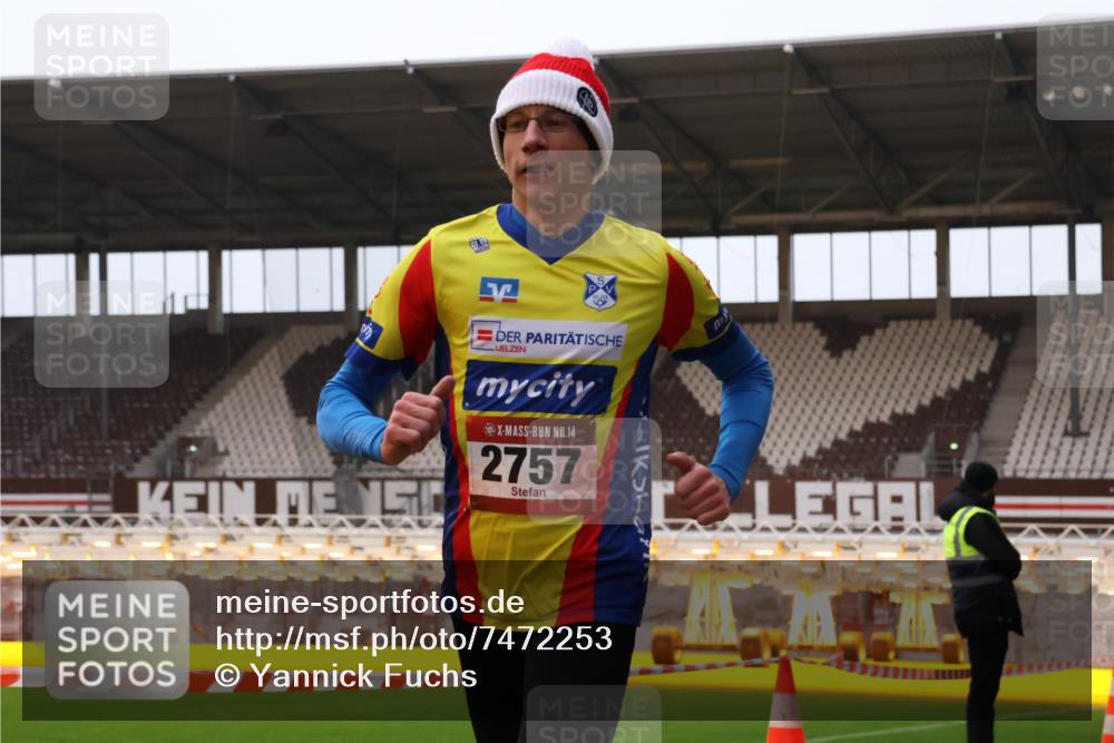 08.12.2024 - St. Pauli X-Mass-Run No. 14 Yannick Fuchs http://msf.ph/oto/7472253 08.12.2024 09:51:35 Ziel 2757, 3285 meine-sportfotos.de