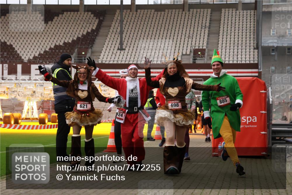 08.12.2024 - St. Pauli X-Mass-Run No. 14 Yannick Fuchs http://msf.ph/oto/7472255 08.12.2024 10:06:40 Ziel 78, 529, 621, 698, 719, 795, 885, 890, 1424, 1786, 2003, 2751, 2755, 3257, 3259, 3337 meine-sportfotos.de