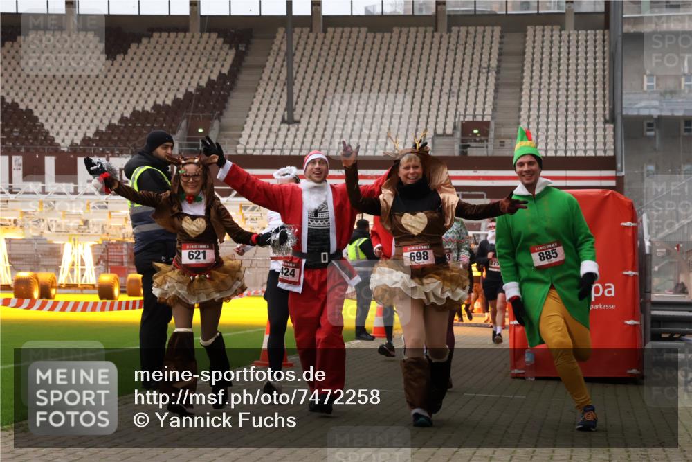08.12.2024 - St. Pauli X-Mass-Run No. 14 Yannick Fuchs http://msf.ph/oto/7472258 08.12.2024 10:06:40 Ziel 78, 529, 621, 698, 719, 795, 885, 890, 1424, 1786, 2003, 2751, 2755, 3257, 3259, 3337 meine-sportfotos.de