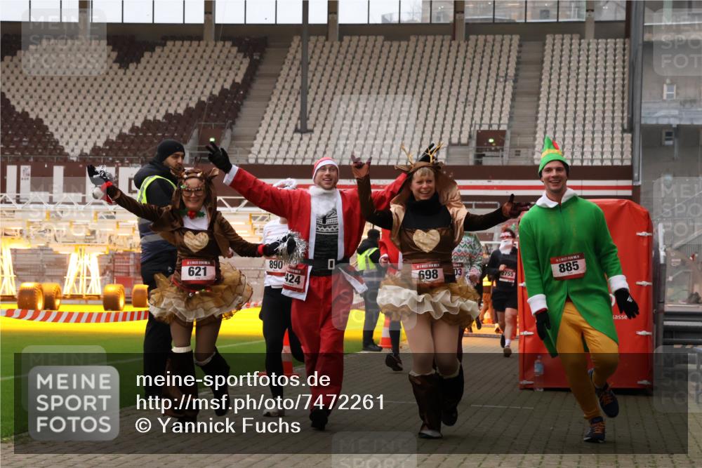 08.12.2024 - St. Pauli X-Mass-Run No. 14 Yannick Fuchs http://msf.ph/oto/7472261 08.12.2024 10:06:40 Ziel 78, 529, 621, 698, 719, 795, 885, 890, 1424, 1786, 2003, 2751, 2755, 3257, 3259, 3337 meine-sportfotos.de