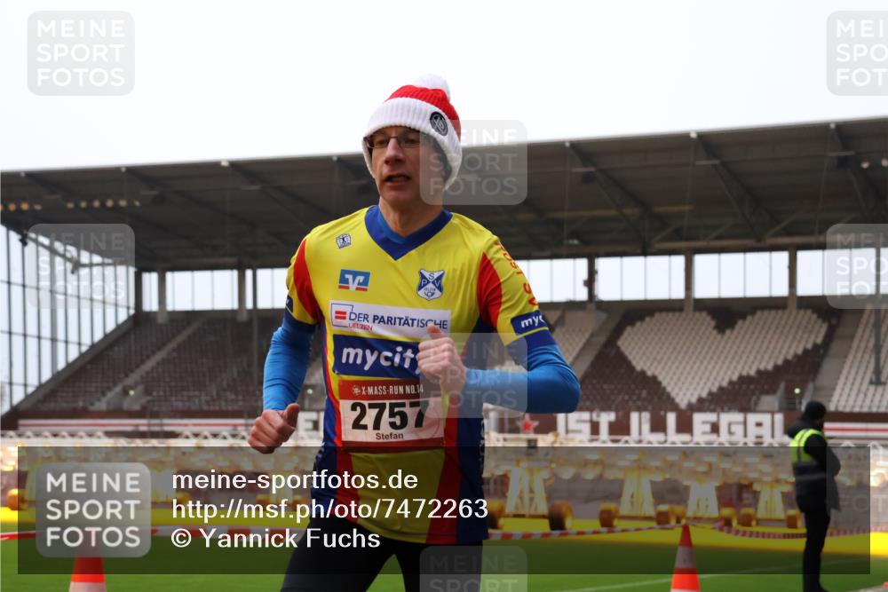 08.12.2024 - St. Pauli X-Mass-Run No. 14 Yannick Fuchs http://msf.ph/oto/7472263 08.12.2024 09:51:35 Ziel 2757, 3285 meine-sportfotos.de