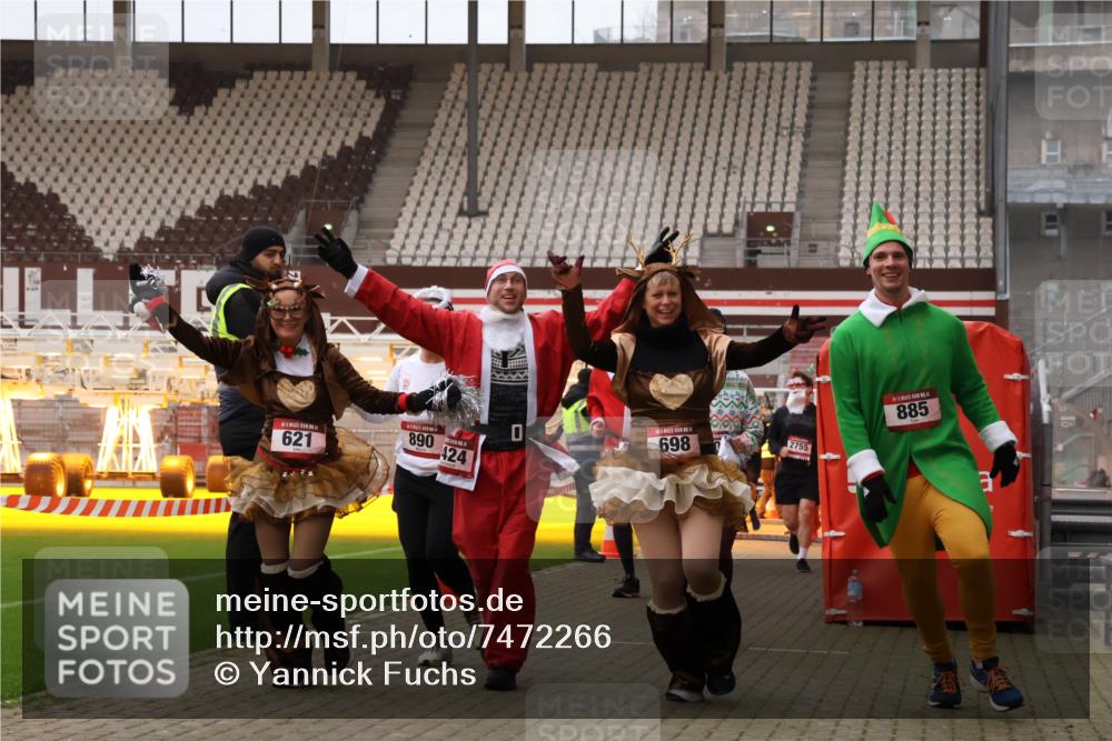 08.12.2024 - St. Pauli X-Mass-Run No. 14 Yannick Fuchs http://msf.ph/oto/7472266 08.12.2024 10:06:40 Ziel 78, 529, 621, 698, 719, 795, 885, 890, 1424, 1786, 2003, 2751, 2755, 3257, 3259, 3337 meine-sportfotos.de