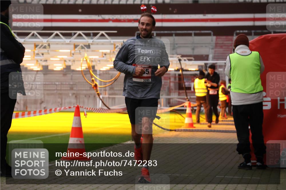 08.12.2024 - St. Pauli X-Mass-Run No. 14 Yannick Fuchs http://msf.ph/oto/7472283 08.12.2024 09:51:45 Ziel 918, 2763, 3285 meine-sportfotos.de