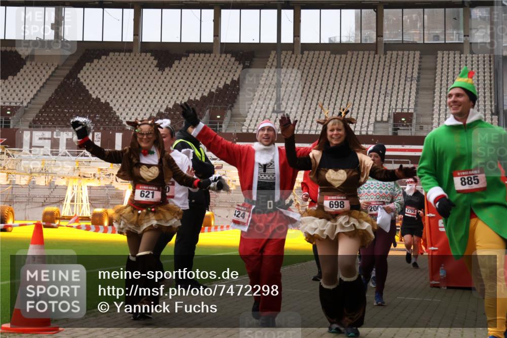 08.12.2024 - St. Pauli X-Mass-Run No. 14 Yannick Fuchs http://msf.ph/oto/7472298 08.12.2024 10:06:41 Ziel 78, 529, 621, 698, 719, 795, 885, 890, 1424, 1786, 2003, 2751, 2755, 3257, 3259, 3337 meine-sportfotos.de