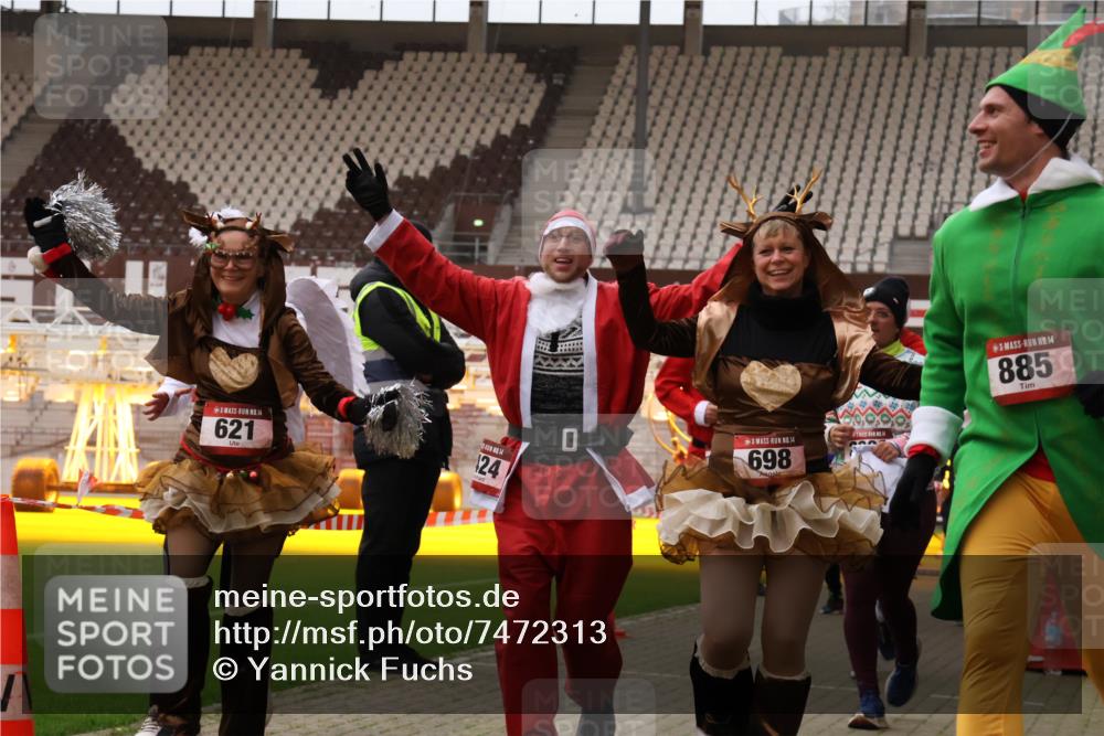 08.12.2024 - St. Pauli X-Mass-Run No. 14 Yannick Fuchs http://msf.ph/oto/7472313 08.12.2024 10:06:41 Ziel 78, 529, 621, 698, 719, 795, 885, 890, 1424, 1786, 2003, 2751, 2755, 3257, 3259, 3337 meine-sportfotos.de