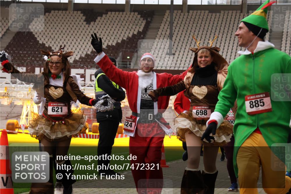 08.12.2024 - St. Pauli X-Mass-Run No. 14 Yannick Fuchs http://msf.ph/oto/7472321 08.12.2024 10:06:41 Ziel 78, 529, 621, 698, 719, 795, 885, 890, 1424, 1786, 2003, 2751, 2755, 3257, 3259, 3337 meine-sportfotos.de