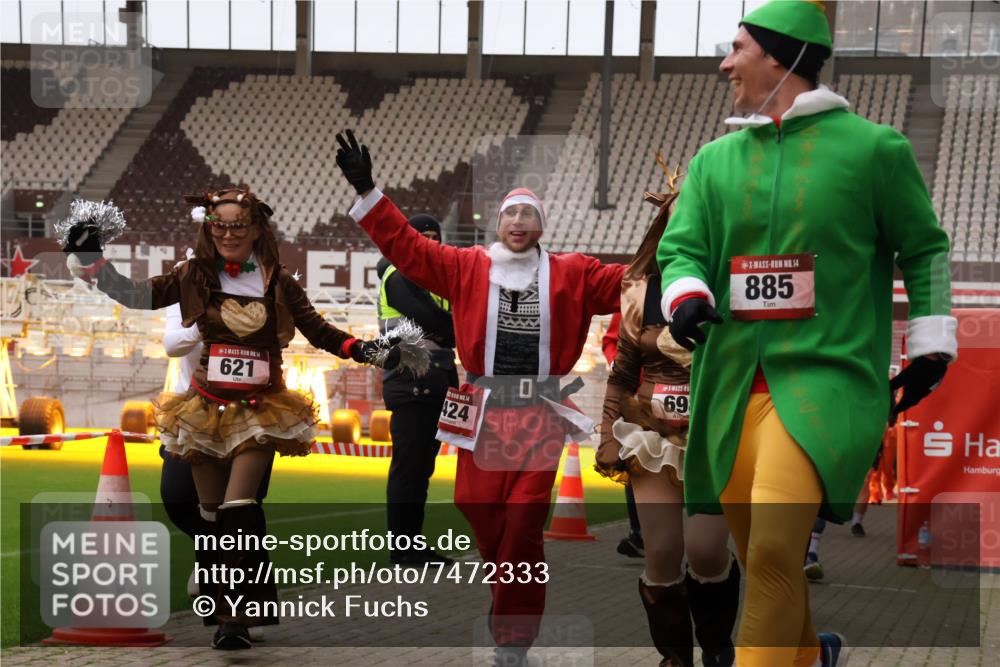 08.12.2024 - St. Pauli X-Mass-Run No. 14 Yannick Fuchs http://msf.ph/oto/7472333 08.12.2024 10:06:41 Ziel 78, 529, 621, 698, 719, 795, 885, 890, 1424, 1786, 2003, 2751, 2755, 3257, 3259, 3337 meine-sportfotos.de