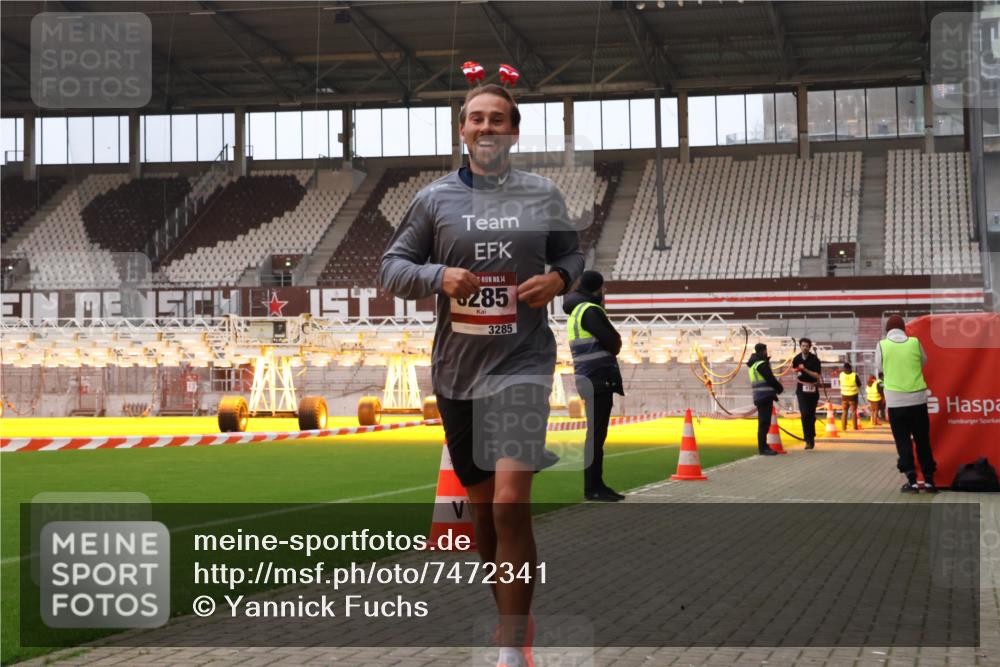 08.12.2024 - St. Pauli X-Mass-Run No. 14 Yannick Fuchs http://msf.ph/oto/7472341 08.12.2024 09:51:49 Ziel 918, 2763, 3285 meine-sportfotos.de