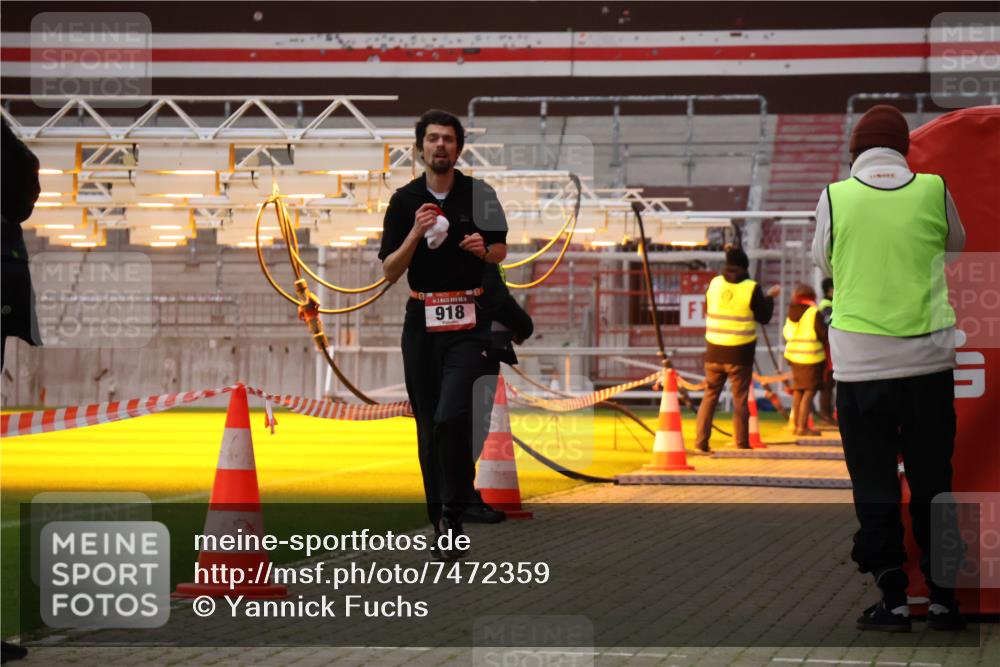 08.12.2024 - St. Pauli X-Mass-Run No. 14 Yannick Fuchs http://msf.ph/oto/7472359 08.12.2024 09:51:51 Ziel 918, 2763, 3285 meine-sportfotos.de