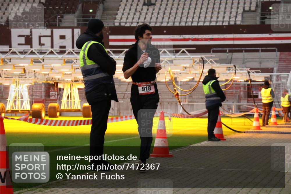 08.12.2024 - St. Pauli X-Mass-Run No. 14 Yannick Fuchs http://msf.ph/oto/7472367 08.12.2024 09:51:53 Ziel 36, 918, 2763, 3285 meine-sportfotos.de