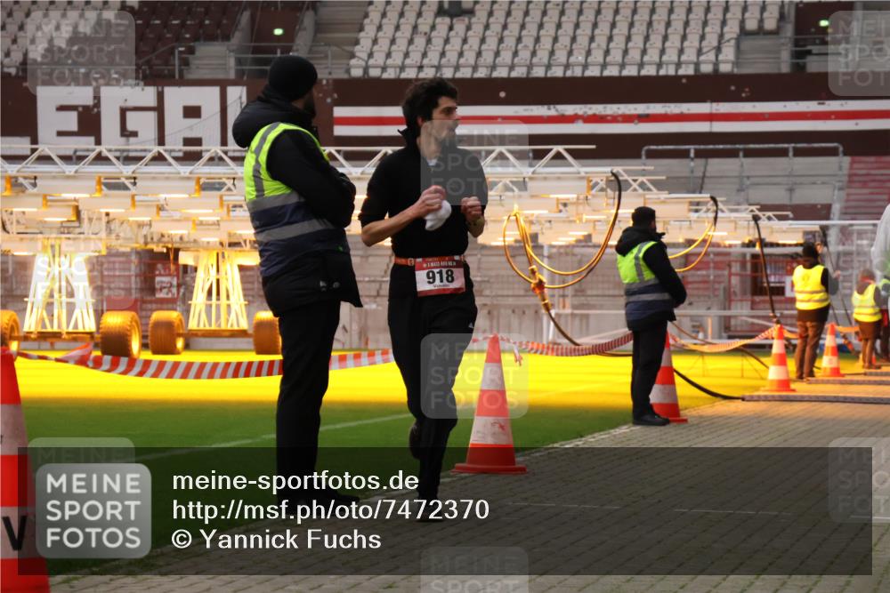 08.12.2024 - St. Pauli X-Mass-Run No. 14 Yannick Fuchs http://msf.ph/oto/7472370 08.12.2024 09:51:53 Ziel 36, 918, 2763, 3285 meine-sportfotos.de