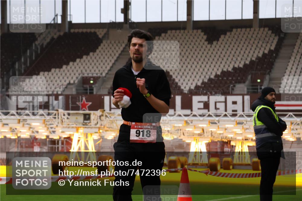 08.12.2024 - St. Pauli X-Mass-Run No. 14 Yannick Fuchs http://msf.ph/oto/7472396 08.12.2024 09:51:56 Ziel 36, 918, 2763, 3285 meine-sportfotos.de
