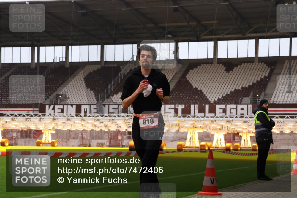 08.12.2024 - St. Pauli X-Mass-Run No. 14 Yannick Fuchs http://msf.ph/oto/7472406 08.12.2024 09:51:56 Ziel 36, 918, 2763, 3285 meine-sportfotos.de