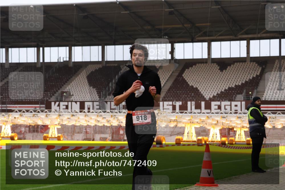 08.12.2024 - St. Pauli X-Mass-Run No. 14 Yannick Fuchs http://msf.ph/oto/7472409 08.12.2024 09:51:56 Ziel 36, 918, 2763, 3285 meine-sportfotos.de