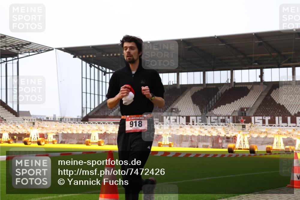 08.12.2024 - St. Pauli X-Mass-Run No. 14 Yannick Fuchs http://msf.ph/oto/7472426 08.12.2024 09:51:57 Ziel 36, 918, 2763, 3285 meine-sportfotos.de