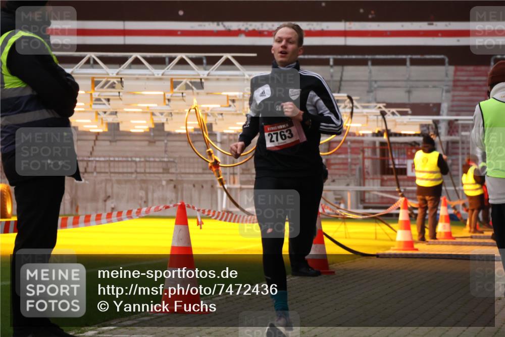 08.12.2024 - St. Pauli X-Mass-Run No. 14 Yannick Fuchs http://msf.ph/oto/7472436 08.12.2024 09:52:01 Ziel 36, 44, 918, 2763 meine-sportfotos.de