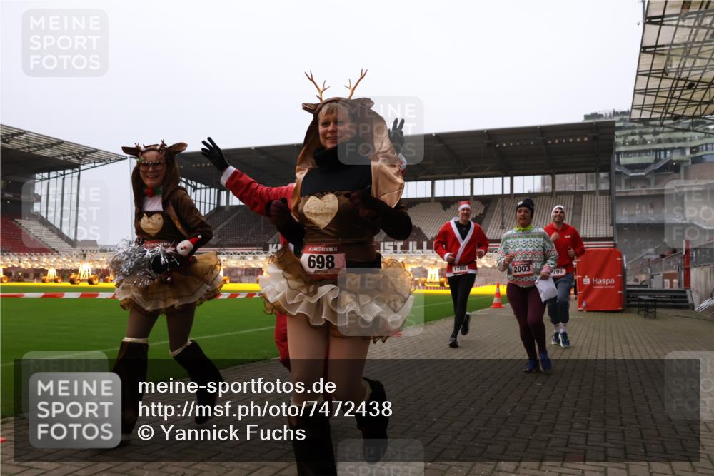 08.12.2024 - St. Pauli X-Mass-Run No. 14 Yannick Fuchs http://msf.ph/oto/7472438 08.12.2024 10:06:44 Ziel 78, 529, 621, 698, 719, 795, 885, 890, 1424, 1786, 1940, 2003, 2751, 2755, 3083, 3257, 3259, 3337, 3343 meine-sportfotos.de