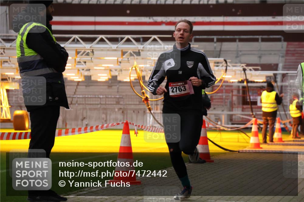 08.12.2024 - St. Pauli X-Mass-Run No. 14 Yannick Fuchs http://msf.ph/oto/7472442 08.12.2024 09:52:01 Ziel 36, 44, 918, 2763 meine-sportfotos.de
