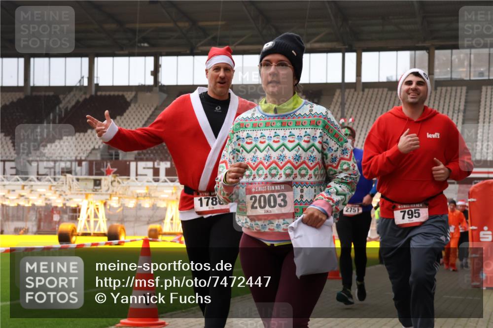 08.12.2024 - St. Pauli X-Mass-Run No. 14 Yannick Fuchs http://msf.ph/oto/7472447 08.12.2024 10:06:45 Ziel 529, 621, 698, 719, 795, 885, 890, 1424, 1786, 1940, 2003, 2062, 2751, 2755, 3083, 3257, 3259, 3337, 3343 meine-sportfotos.de
