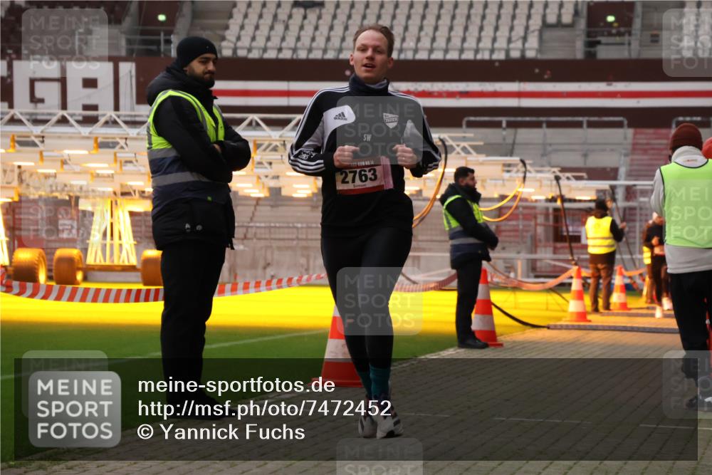 08.12.2024 - St. Pauli X-Mass-Run No. 14 Yannick Fuchs http://msf.ph/oto/7472452 08.12.2024 09:52:02 Ziel 36, 44, 918, 2763 meine-sportfotos.de