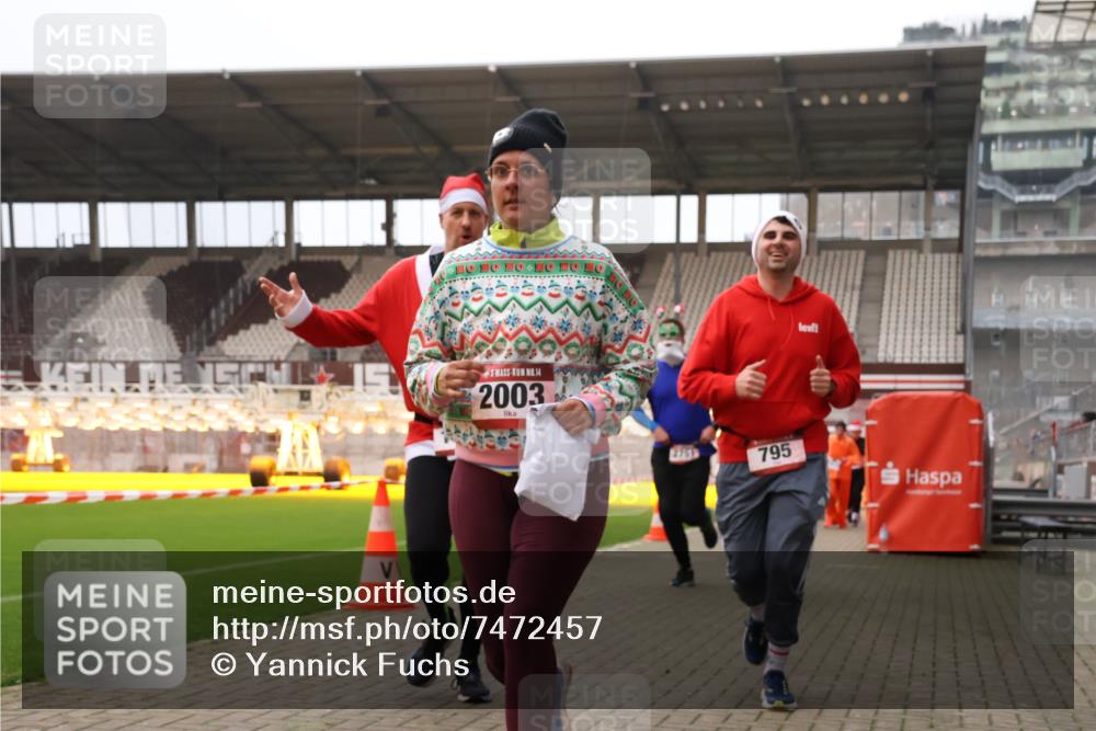 08.12.2024 - St. Pauli X-Mass-Run No. 14 Yannick Fuchs http://msf.ph/oto/7472457 08.12.2024 10:06:45 Ziel 529, 621, 698, 719, 795, 885, 890, 1424, 1786, 1940, 2003, 2062, 2751, 2755, 3083, 3257, 3259, 3337, 3343 meine-sportfotos.de