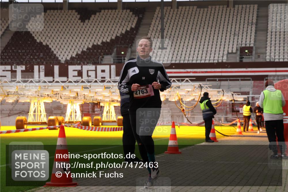 08.12.2024 - St. Pauli X-Mass-Run No. 14 Yannick Fuchs http://msf.ph/oto/7472463 08.12.2024 09:52:03 Ziel 36, 44, 918, 2763 meine-sportfotos.de