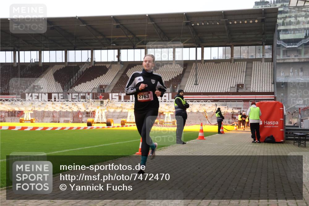 08.12.2024 - St. Pauli X-Mass-Run No. 14 Yannick Fuchs http://msf.ph/oto/7472470 08.12.2024 09:52:03 Ziel 36, 44, 918, 2763 meine-sportfotos.de