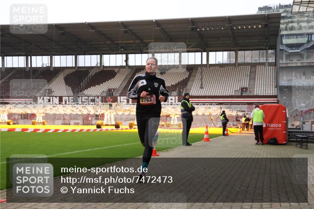 08.12.2024 - St. Pauli X-Mass-Run No. 14 Yannick Fuchs http://msf.ph/oto/7472473 08.12.2024 09:52:03 Ziel 36, 44, 918, 2763 meine-sportfotos.de