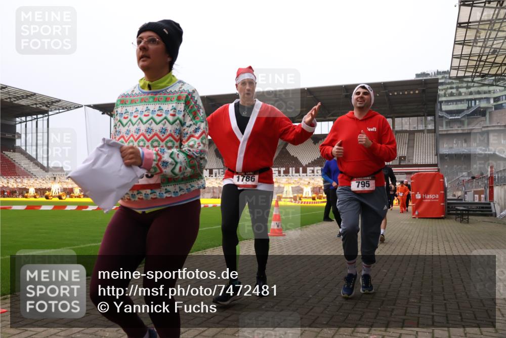 08.12.2024 - St. Pauli X-Mass-Run No. 14 Yannick Fuchs http://msf.ph/oto/7472481 08.12.2024 10:06:46 Ziel 529, 621, 698, 719, 795, 885, 890, 1424, 1786, 1940, 2003, 2062, 2751, 2755, 3083, 3257, 3259, 3337, 3343 meine-sportfotos.de