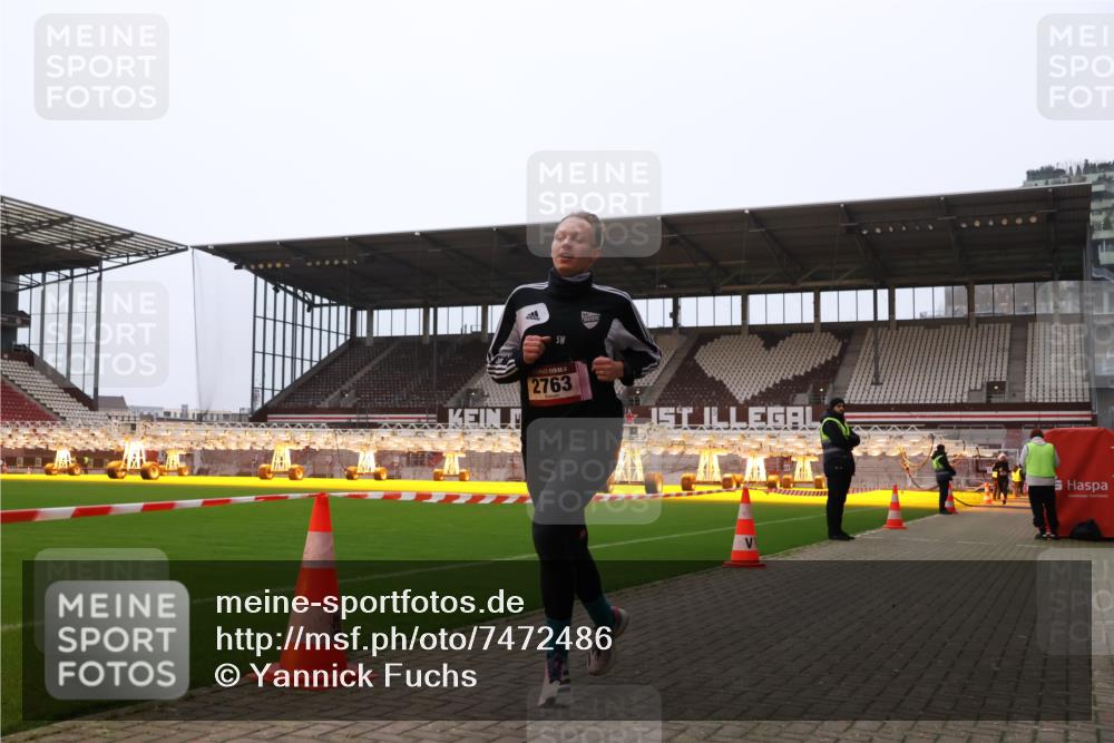 08.12.2024 - St. Pauli X-Mass-Run No. 14 Yannick Fuchs http://msf.ph/oto/7472486 08.12.2024 09:52:04 Ziel 36, 44, 918, 1921, 2763 meine-sportfotos.de