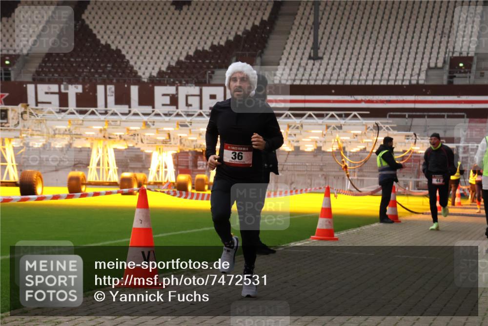 08.12.2024 - St. Pauli X-Mass-Run No. 14 Yannick Fuchs http://msf.ph/oto/7472531 08.12.2024 09:52:11 Ziel 36, 44, 1921 meine-sportfotos.de