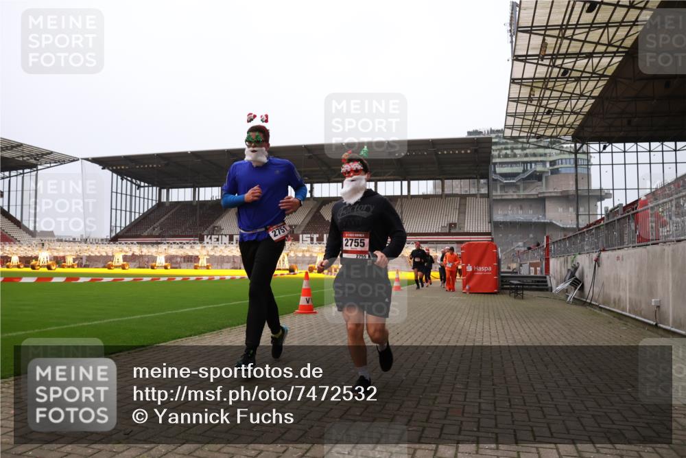 08.12.2024 - St. Pauli X-Mass-Run No. 14 Yannick Fuchs http://msf.ph/oto/7472532 08.12.2024 10:06:48 Ziel 151, 621, 698, 719, 795, 885, 890, 1424, 1786, 1940, 2003, 2062, 2212, 2346, 2751, 2755, 3083, 3259, 3337, 3343 meine-sportfotos.de