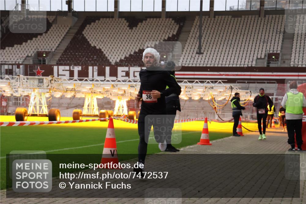08.12.2024 - St. Pauli X-Mass-Run No. 14 Yannick Fuchs http://msf.ph/oto/7472537 08.12.2024 09:52:12 Ziel 36, 44, 1921 meine-sportfotos.de