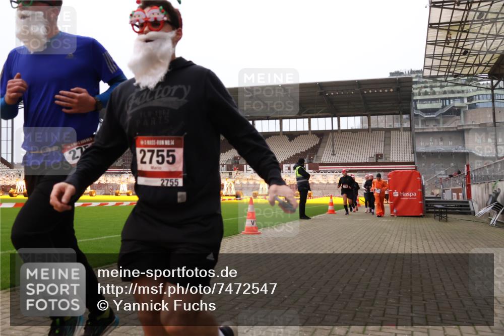 08.12.2024 - St. Pauli X-Mass-Run No. 14 Yannick Fuchs http://msf.ph/oto/7472547 08.12.2024 10:06:49 Ziel 151, 621, 698, 719, 795, 885, 890, 1424, 1786, 1940, 2003, 2062, 2212, 2346, 2751, 2755, 3083, 3337, 3343 meine-sportfotos.de