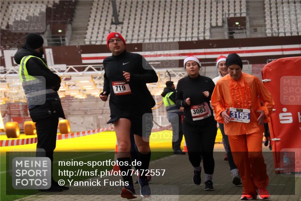 08.12.2024 - St. Pauli X-Mass-Run No. 14 Yannick Fuchs http://msf.ph/oto/7472557 08.12.2024 10:06:51 Ziel 151, 621, 698, 719, 795, 885, 890, 1424, 1786, 1940, 2003, 2062, 2212, 2346, 2751, 2755, 3083, 3337, 3343 meine-sportfotos.de