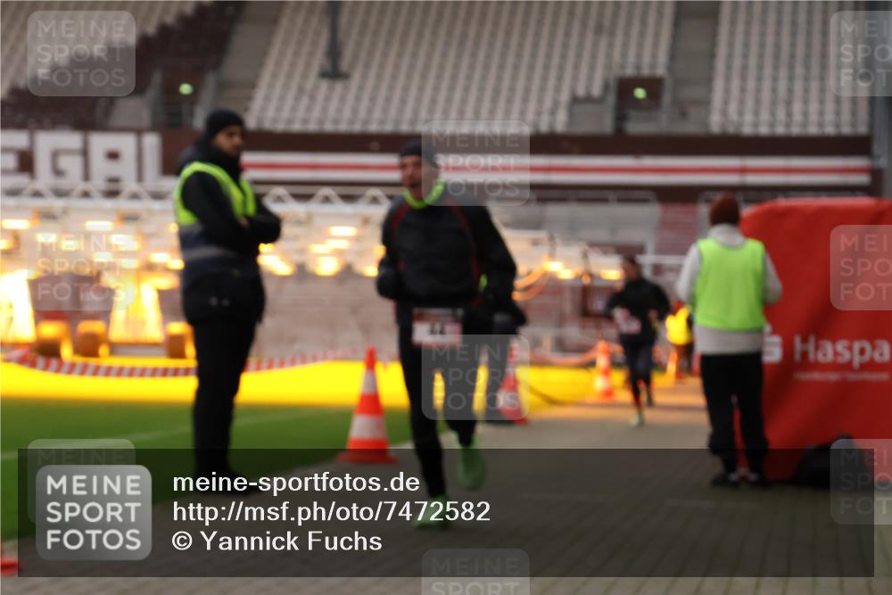 08.12.2024 - St. Pauli X-Mass-Run No. 14 Yannick Fuchs http://msf.ph/oto/7472582 08.12.2024 09:52:15 Ziel 36, 44, 1921, 2832 meine-sportfotos.de