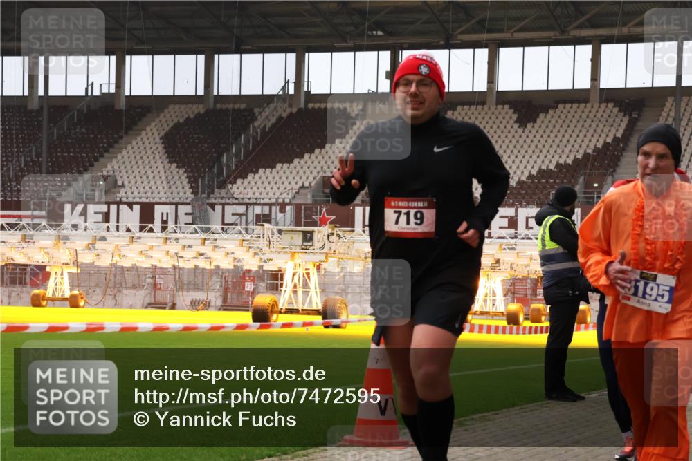 08.12.2024 - St. Pauli X-Mass-Run No. 14 Yannick Fuchs http://msf.ph/oto/7472595 08.12.2024 10:06:54 Ziel 151, 621, 698, 719, 795, 890, 1424, 1786, 1940, 2003, 2062, 2212, 2346, 2751, 2755, 3083, 3337, 3343 meine-sportfotos.de