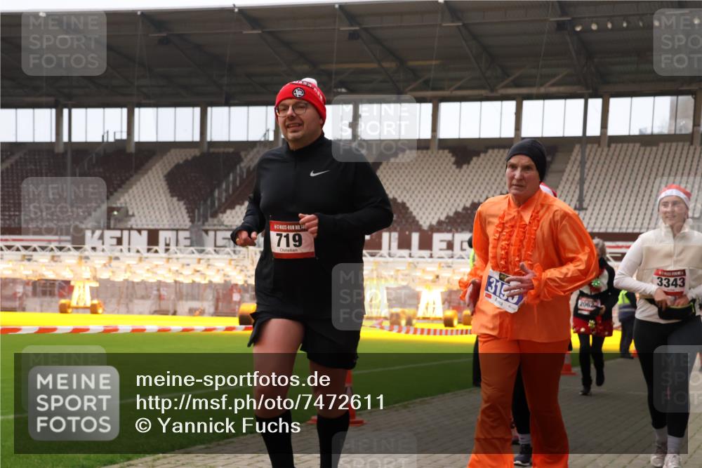 08.12.2024 - St. Pauli X-Mass-Run No. 14 Yannick Fuchs http://msf.ph/oto/7472611 08.12.2024 10:06:54 Ziel 151, 621, 698, 719, 795, 890, 1424, 1786, 1940, 2003, 2062, 2212, 2346, 2751, 2755, 3083, 3337, 3343 meine-sportfotos.de