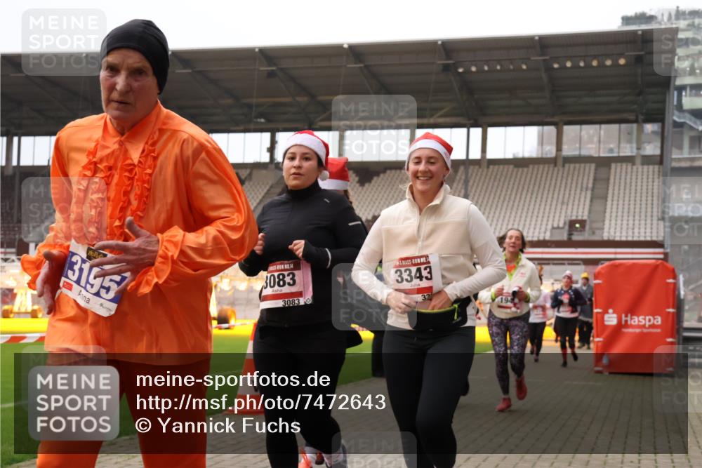 08.12.2024 - St. Pauli X-Mass-Run No. 14 Yannick Fuchs http://msf.ph/oto/7472643 08.12.2024 10:06:55 Ziel 151, 621, 698, 719, 795, 890, 1424, 1786, 1940, 2003, 2062, 2212, 2346, 2751, 2755, 2843, 2888, 3083, 3337, 3343 meine-sportfotos.de