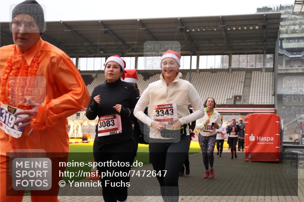 08.12.2024 - St. Pauli X-Mass-Run No. 14 Yannick Fuchs http://msf.ph/oto/7472647 08.12.2024 10:06:55 Ziel 151, 621, 698, 719, 795, 890, 1424, 1786, 1940, 2003, 2062, 2212, 2346, 2751, 2755, 2843, 2888, 3083, 3337, 3343 meine-sportfotos.de