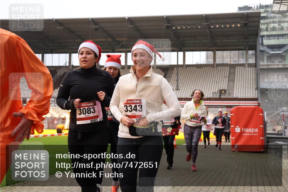 08.12.2024 - St. Pauli X-Mass-Run No. 14 Yannick Fuchs http://msf.ph/oto/7472651 08.12.2024 10:06:55 Ziel 151, 621, 698, 719, 795, 890, 1424, 1786, 1940, 2003, 2062, 2212, 2346, 2751, 2755, 2843, 2888, 3083, 3337, 3343 meine-sportfotos.de