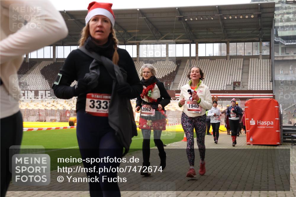 08.12.2024 - St. Pauli X-Mass-Run No. 14 Yannick Fuchs http://msf.ph/oto/7472674 08.12.2024 10:06:56 Ziel 151, 621, 698, 719, 795, 1424, 1786, 1940, 2003, 2062, 2212, 2346, 2751, 2755, 2843, 2861, 2888, 3083, 3337, 3343 meine-sportfotos.de