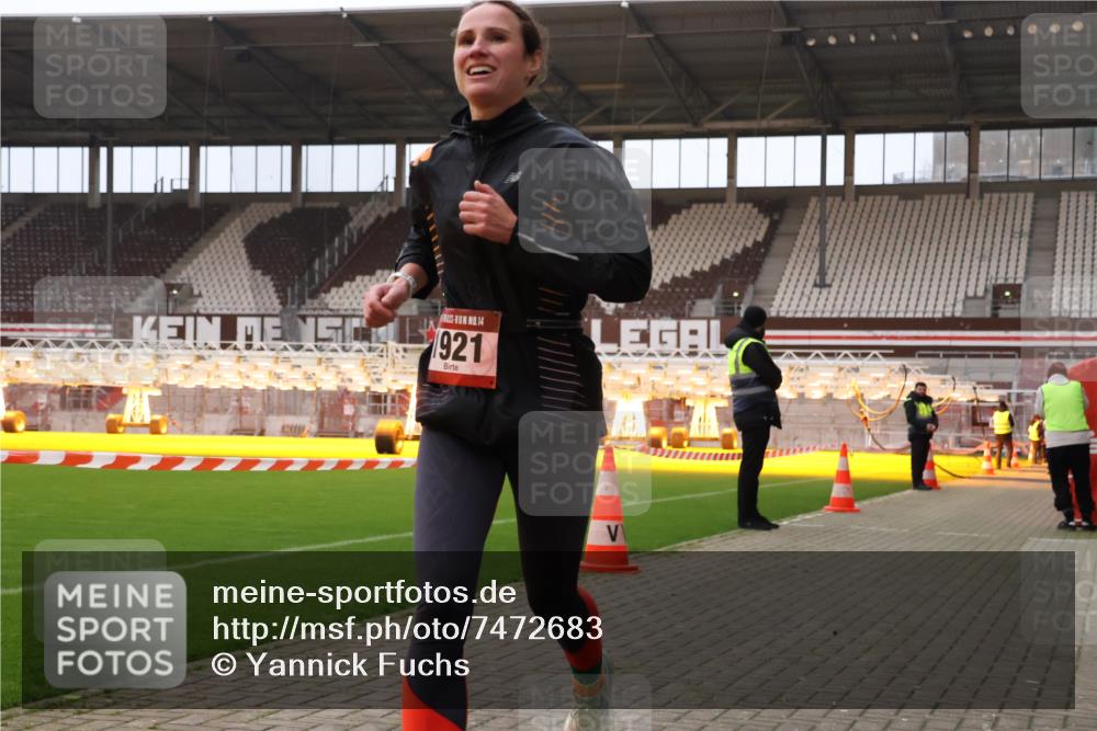 08.12.2024 - St. Pauli X-Mass-Run No. 14 Yannick Fuchs http://msf.ph/oto/7472683 08.12.2024 09:52:23 Ziel 44, 423, 1921, 2741, 2832 meine-sportfotos.de