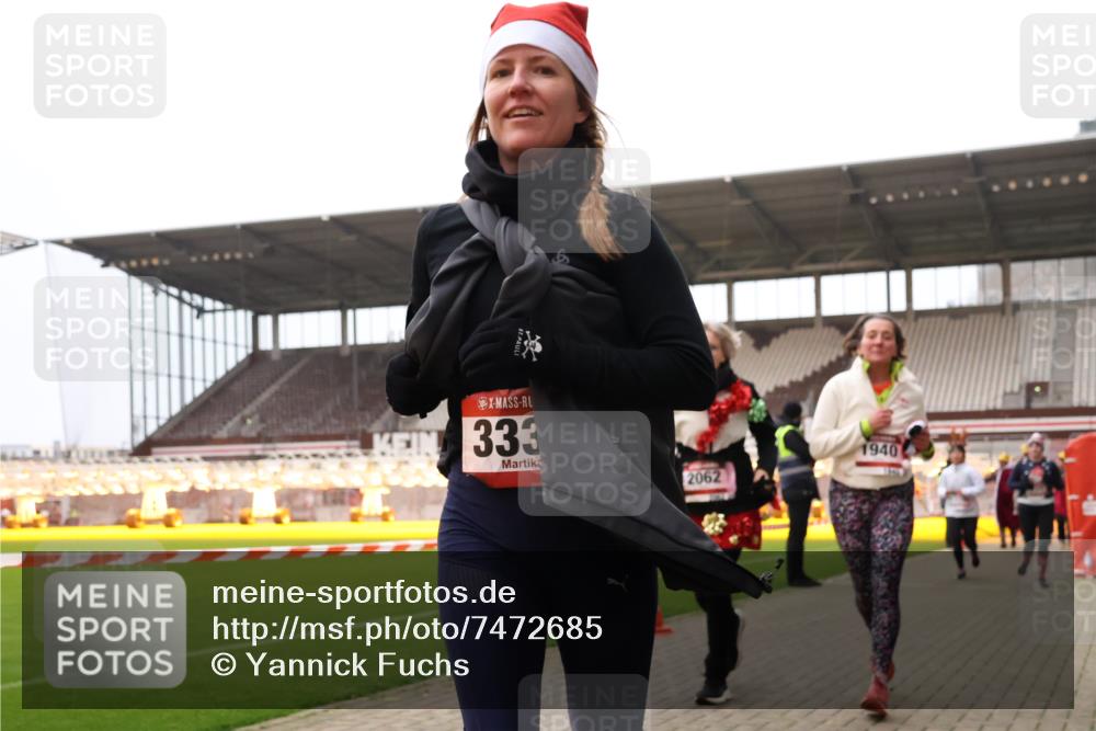 08.12.2024 - St. Pauli X-Mass-Run No. 14 Yannick Fuchs http://msf.ph/oto/7472685 08.12.2024 10:06:57 Ziel 129, 151, 621, 719, 795, 1424, 1786, 1940, 2003, 2062, 2208, 2212, 2346, 2751, 2755, 2843, 2861, 2888, 3083, 3337, 3343 meine-sportfotos.de