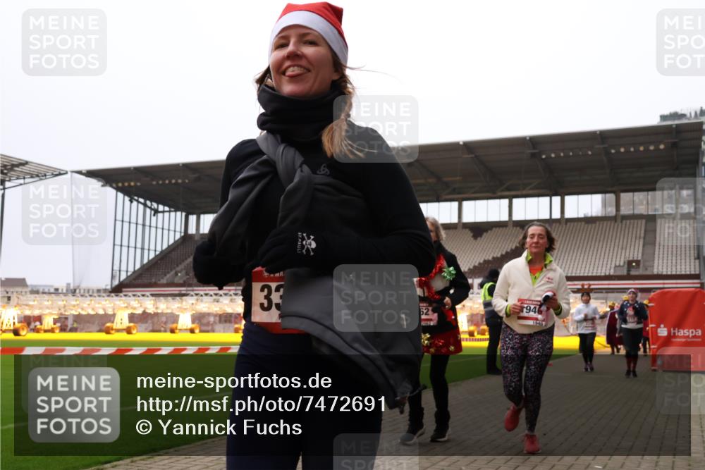 08.12.2024 - St. Pauli X-Mass-Run No. 14 Yannick Fuchs http://msf.ph/oto/7472691 08.12.2024 10:06:57 Ziel 129, 151, 621, 719, 795, 1424, 1786, 1940, 2003, 2062, 2208, 2212, 2346, 2751, 2755, 2843, 2861, 2888, 3083, 3337, 3343 meine-sportfotos.de